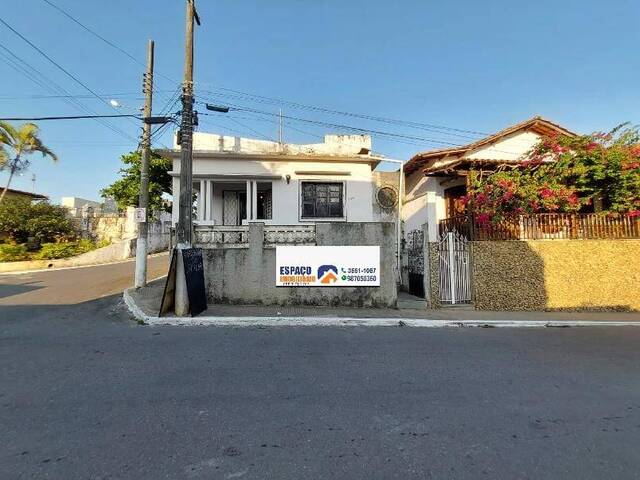 300 M² DE ÁREA TOTAL