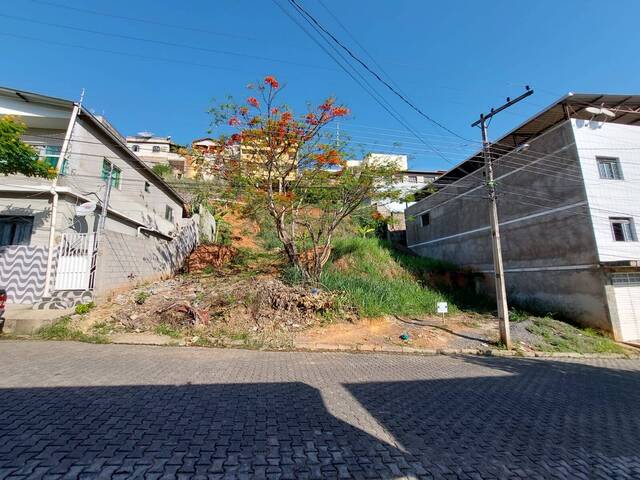 ÁREA TOTAL 245M²