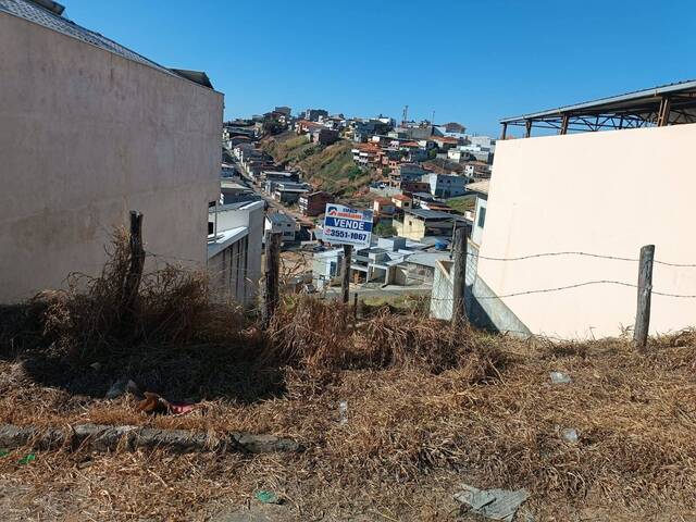 TERRENO ÁREA 245M²