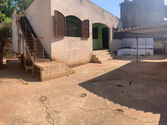 ÁREA EXTERNA FRENTE
