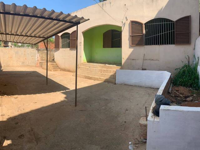 ÁREA EXTERNA FRENTE
