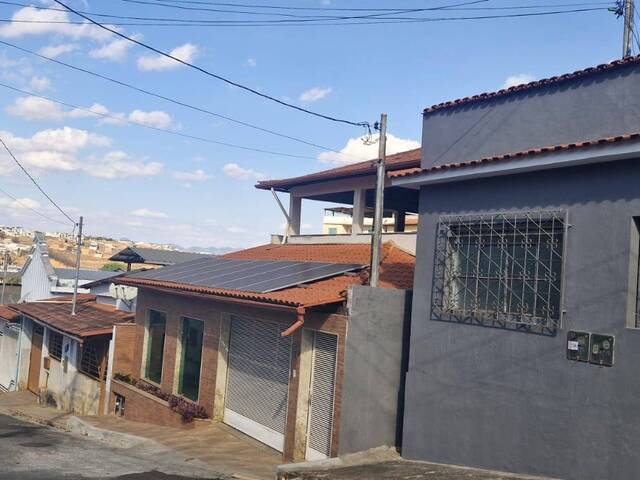 #764 - Casa para Venda em Visconde do Rio Branco - MG