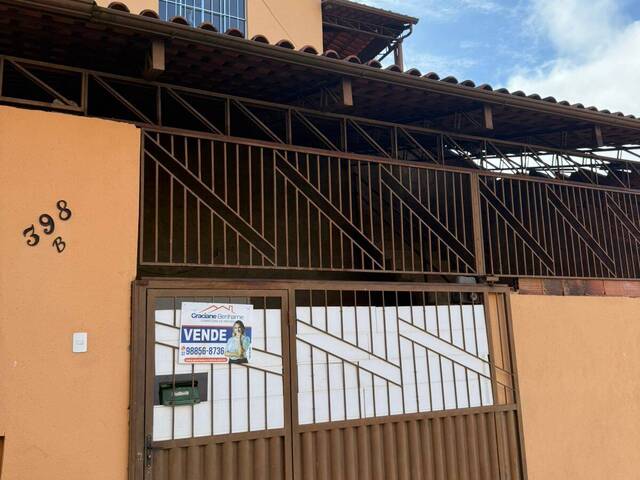 #823 - Casa para Venda em Visconde do Rio Branco - MG
